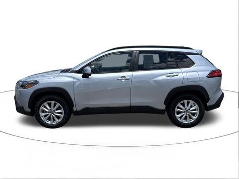 Used 2024 Toyota Corolla Cross LE FWD image 6