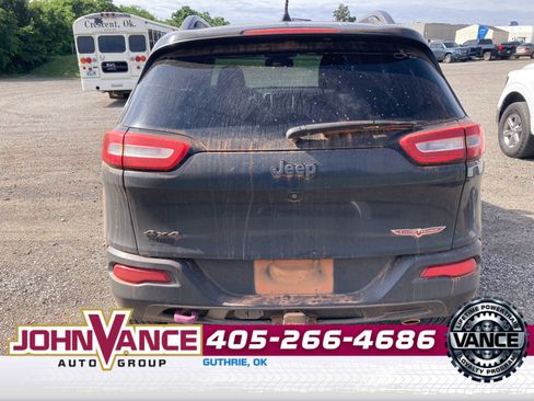 Used 2016 Jeep Cherokee Trailhawk w/ Comfort/Convenience Group AWD/4WD image 5