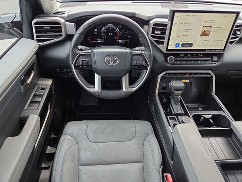 Used 2024 Toyota Tundra Limited AWD/4WD image 11