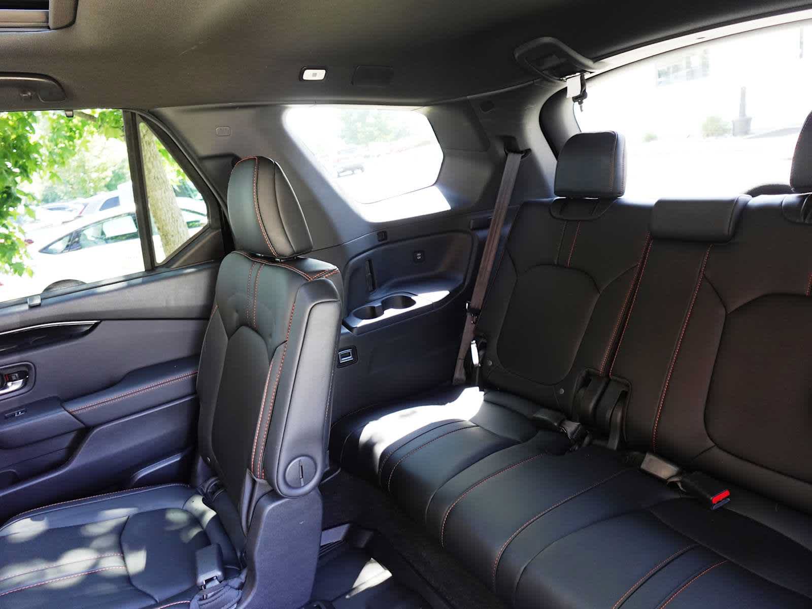 Certified 2025 Honda Pilot TrailSport image 30