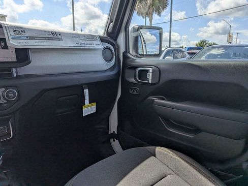 New 2026 Jeep Gladiator Sport AWD/4WD image 17