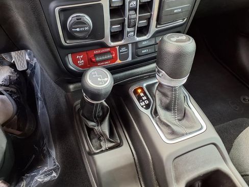 Certified 2025 Jeep Wrangler Unlimited Sport AWD/4WD image 10