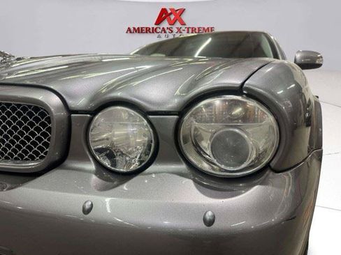 Used 2008 Jaguar XJ8 RWD image 11