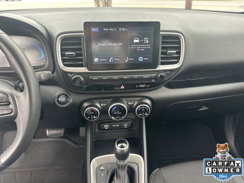 Used 2024 Hyundai Venue SEL FWD image 27