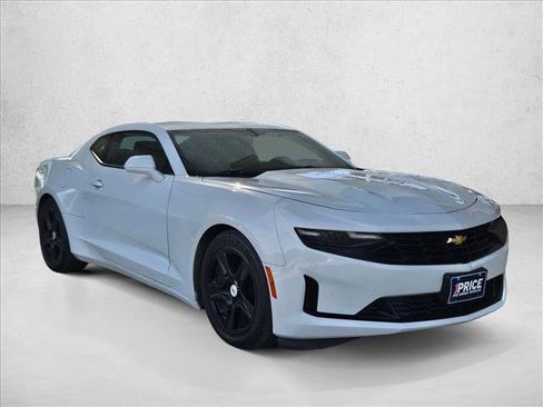 Used 2019 Chevrolet Camaro LT image 3