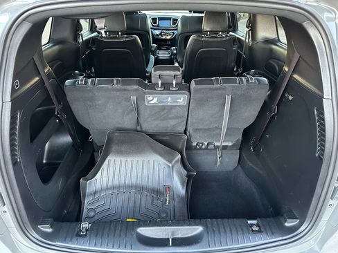 Used 2020 Chrysler Pacifica Touring-L w/ Advanced Safetytec Group image 23