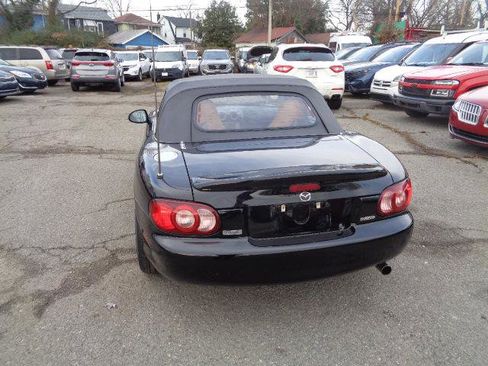 Used 2004 MAZDA MX-5 Miata LS w/ Convenience Pkg image 5