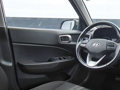 Used 2020 Hyundai Venue SEL w/ Convenience + Premium Package FWD image 15