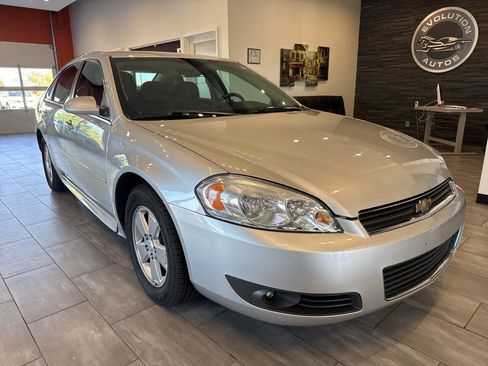 Used 2011 Chevrolet Impala LT image 2