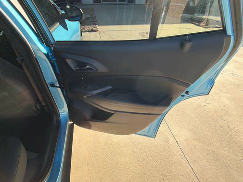 Used 2026 Chevrolet Trax RS w/ Sunroof Package FWD image 31