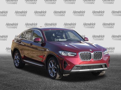 Used 2025 BMW X4 xDrive30i image 2