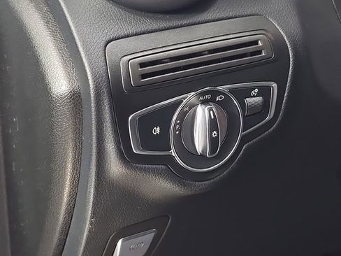 Used 2018 Mercedes-Benz GLC 300 4MATIC image 18