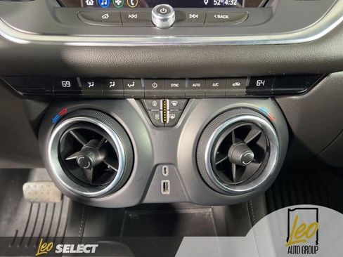 Used 2020 Chevrolet Blazer LT image 23
