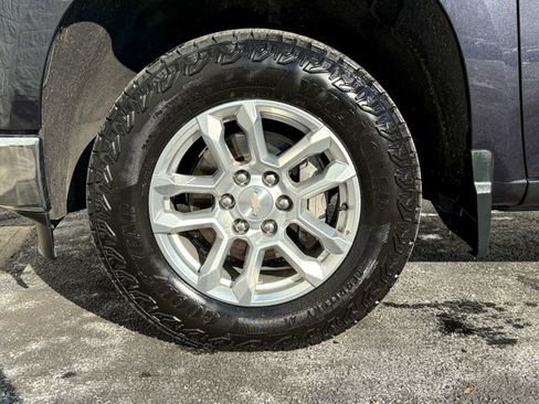 Used 2022 Chevrolet Silverado 1500 LT image 9