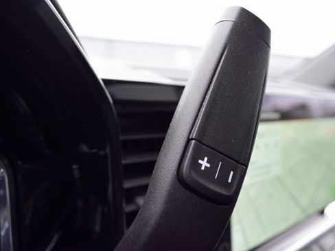 Used 2025 GMC Sierra 1500 SLT image 15