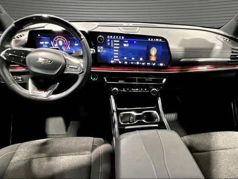 Certified 2024 Chevrolet Traverse Z71 w/ Enhanced Driving Package AWD/4WD image 9
