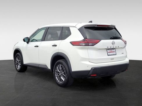 Used 2024 Nissan Rogue S AWD/4WD image 6