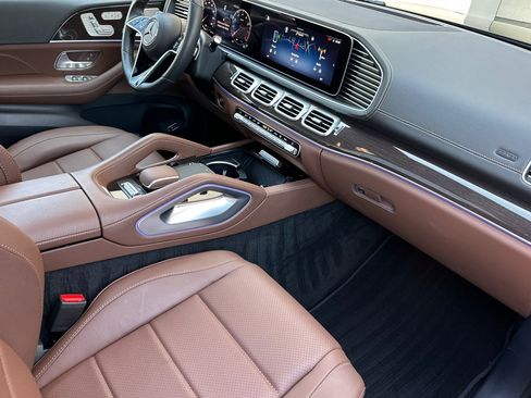 Used 2026 Mercedes-Benz GLS 450 4MATIC image 16