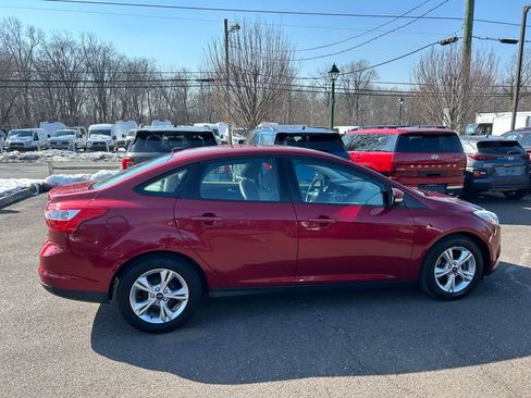 Used 2013 Ford Focus SE image 4