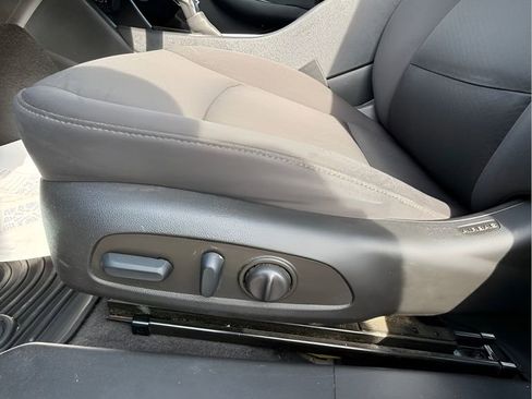 Used 2022 Chevrolet Malibu LT FWD image 19