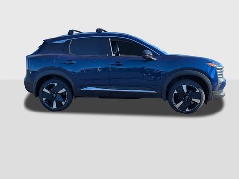 New 2026 Nissan Kicks SR image 7