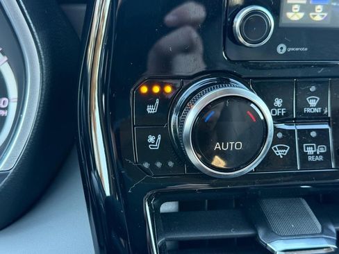 Certified 2022 Toyota Highlander Limited image 26