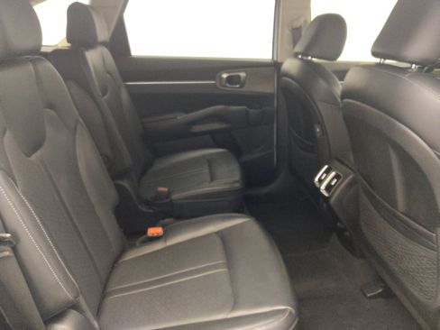 Used 2023 Kia Sorento EX w/ Panoramic Sunroof Package FWD image 19
