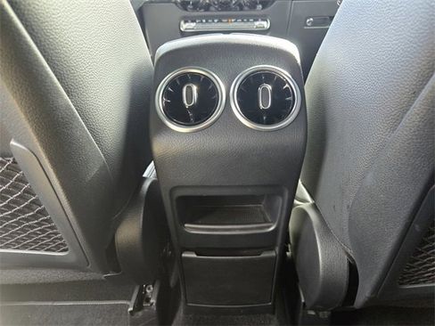 Used 2025 Mercedes-Benz GLA 250 4MATIC image 15