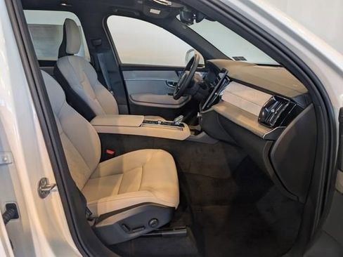 New 2026 Volvo XC90 B6 Plus w/ Protection Package Premier AWD/4WD image 32
