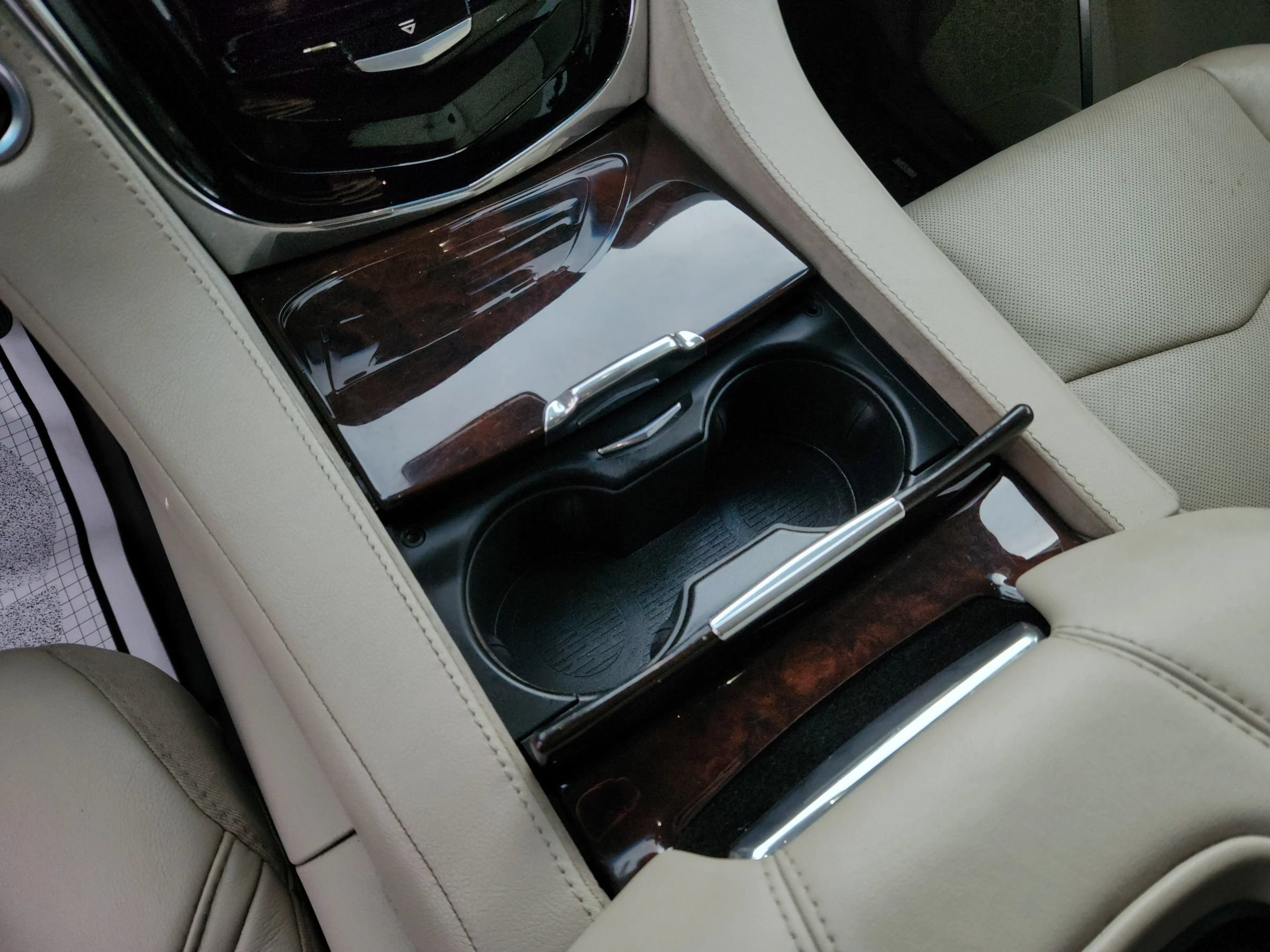 Used 2015 Cadillac Escalade Premium AWD/4WD image 13