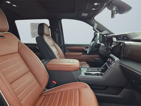 Used 2025 GMC Sierra 2500 Denali Ultimate image 15