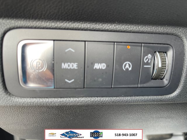 Used 2025 Chevrolet Traverse Z71 w/ LPO, Floor Liner Package AWD/4WD image 22