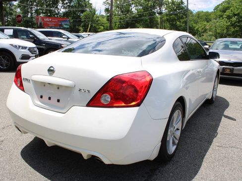 Used 2011 Nissan Altima 2.5 S w/ 2.5S Premium Pkg FWD image 8