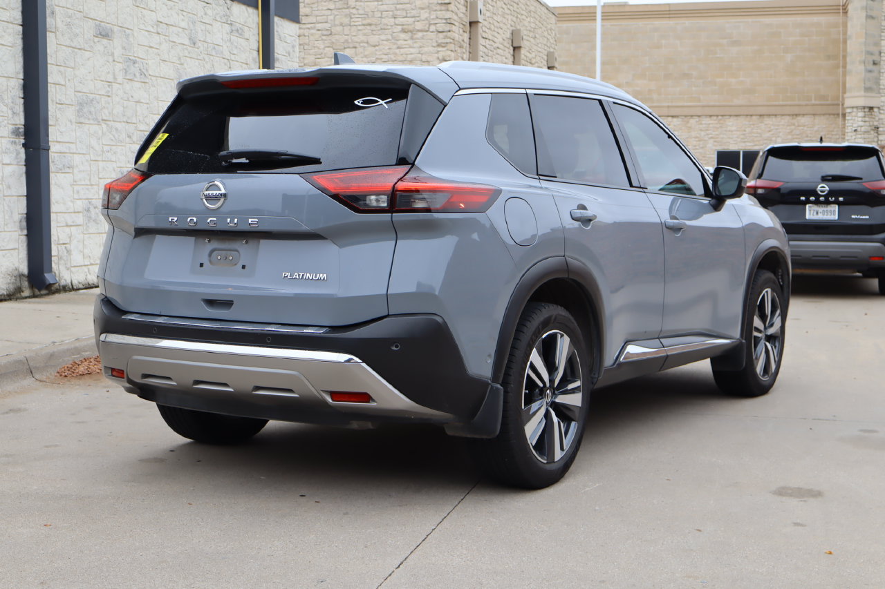 Used 2021 Nissan Rogue Platinum FWD image 3