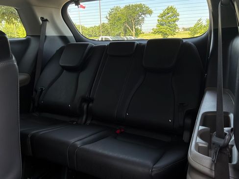Used 2026 Kia Carnival FWD image 13