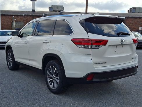 Used 2019 Toyota Highlander XLE AWD/4WD image 6
