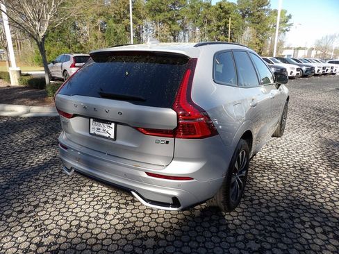 Certified 2025 Volvo XC60 B5 Plus AWD/4WD image 7