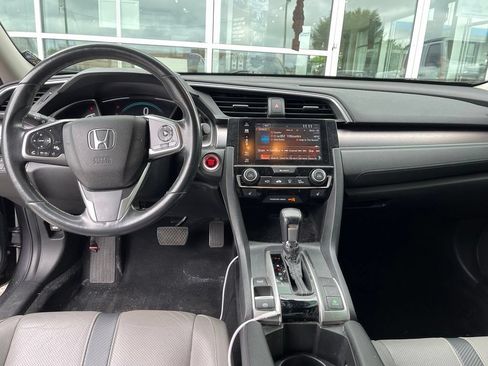 Used 2018 Honda Civic Touring image 12