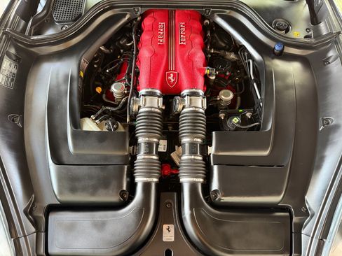 Used 2012 Ferrari California image 39
