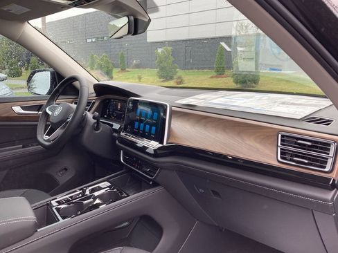 New 2026 Volkswagen Atlas SE image 19