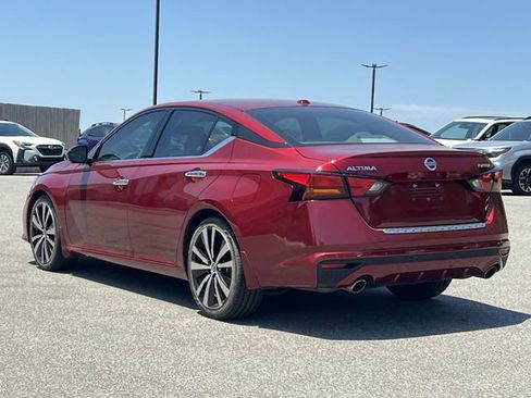 Used 2020 Nissan Altima 2.5 Platinum FWD image 11