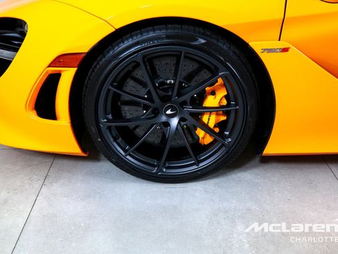 New 2026 McLaren 750S Spider RWD image 26