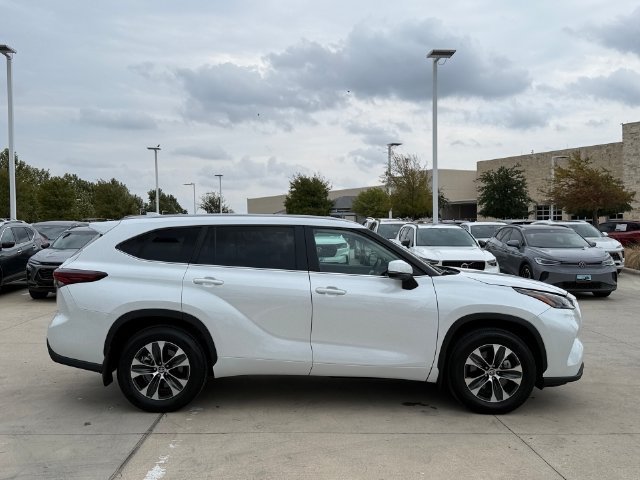 Used 2026 Toyota Highlander XLE AWD/4WD image 5