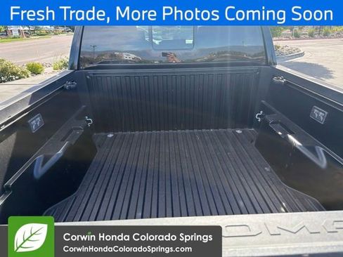 Used 2025 Toyota Tacoma SR5 AWD/4WD image 9