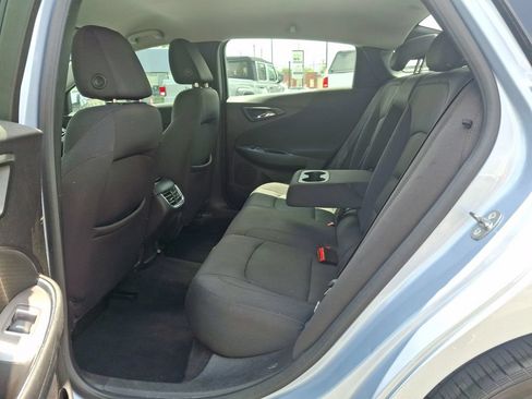 Used 2017 Chevrolet Malibu LT FWD image 12