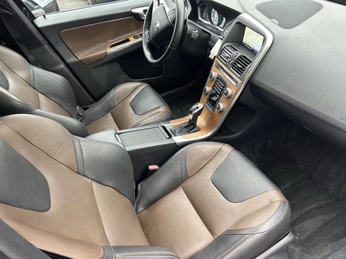 Used 2015 Volvo XC60 T6 Platinum w/ Climate Package image 25