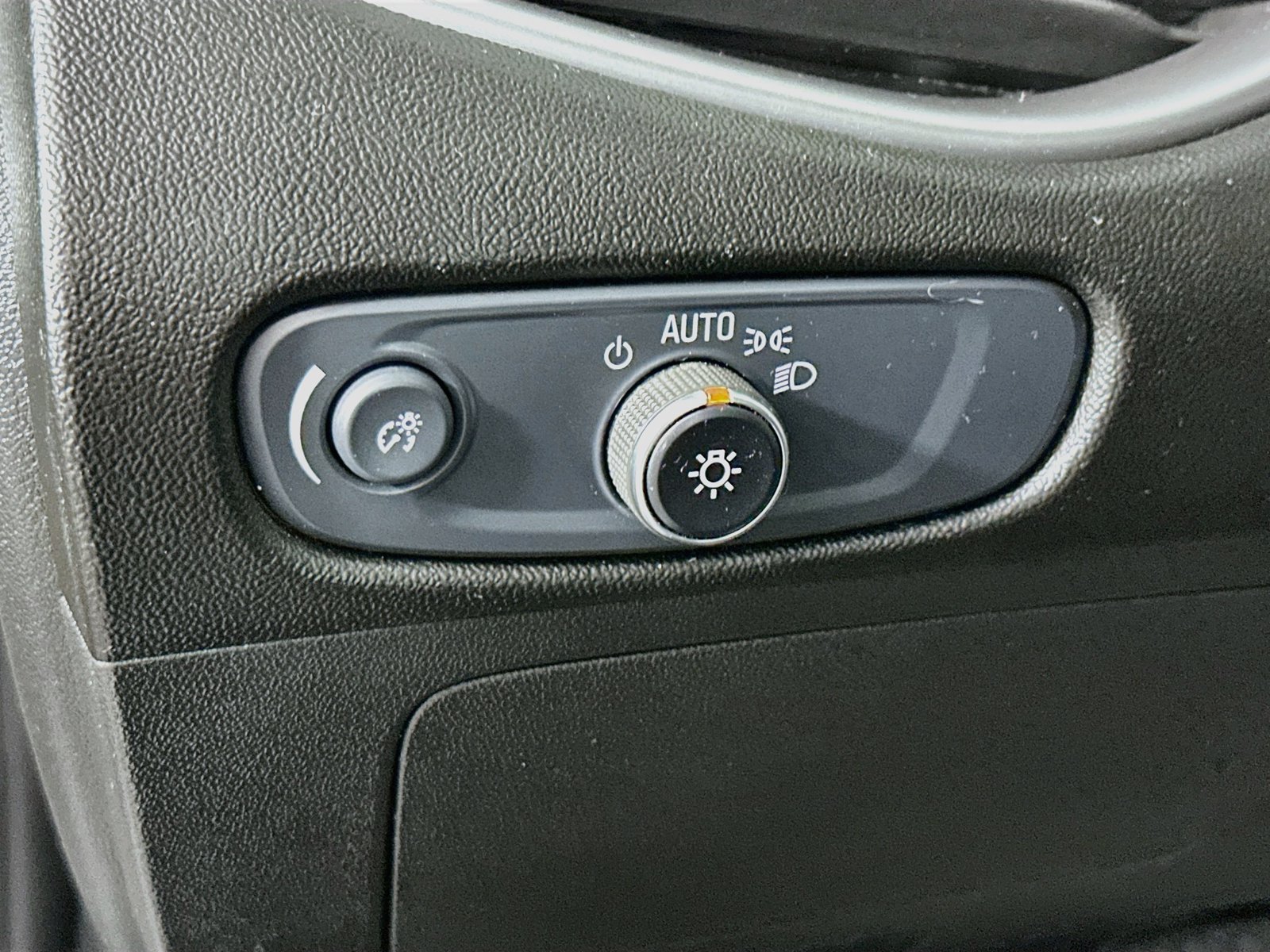Used 2024 Chevrolet Malibu LT FWD image 11
