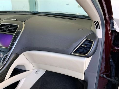 Used 2020 Lincoln Nautilus Reserve w/ Equipment Group 201A image 19