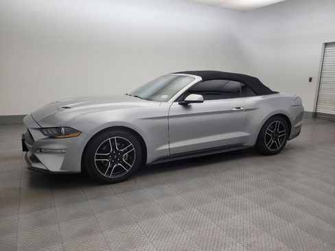 Used 2020 Ford Mustang Premium image 2