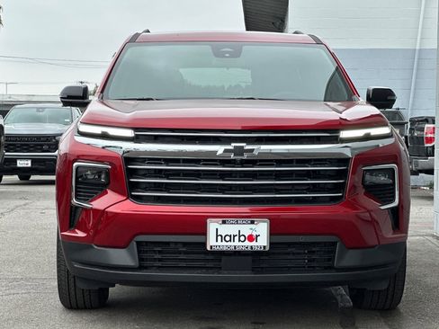 New 2025 Chevrolet Traverse LT w/ Enhanced Driving Package image 9